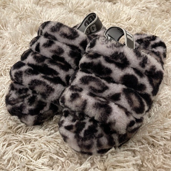 RARE - Leopard Fluff Slides Slippers Sandal SIZE 5 GRAY - Limited Edition - Picture 1 of 6